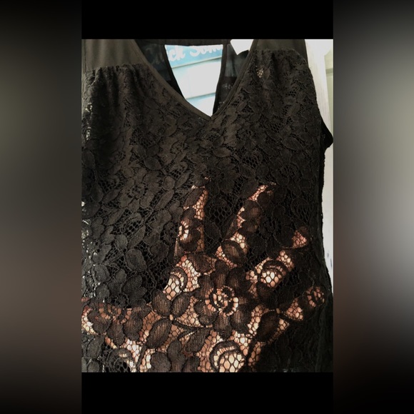 💕Laundry by Shelli Segal black lace sleeveless top with back cutout - Picture 11 of 15
